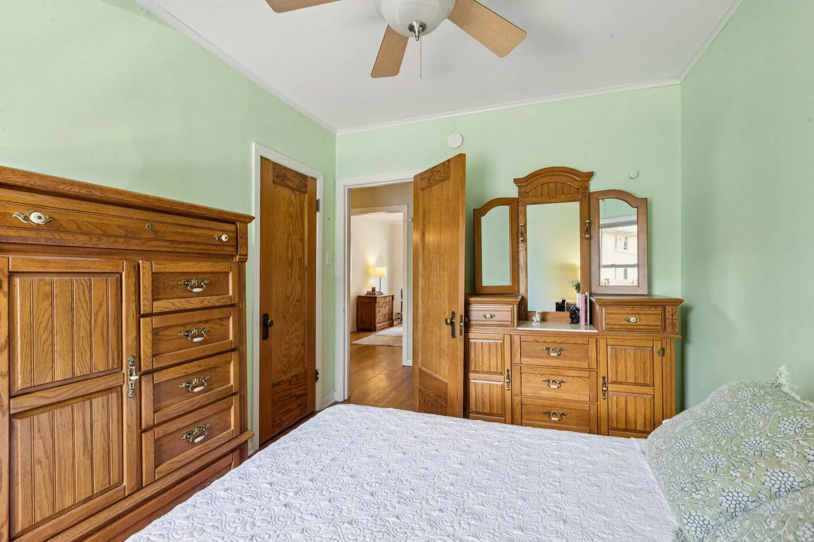 126 N Taylor Avenue 1S IL