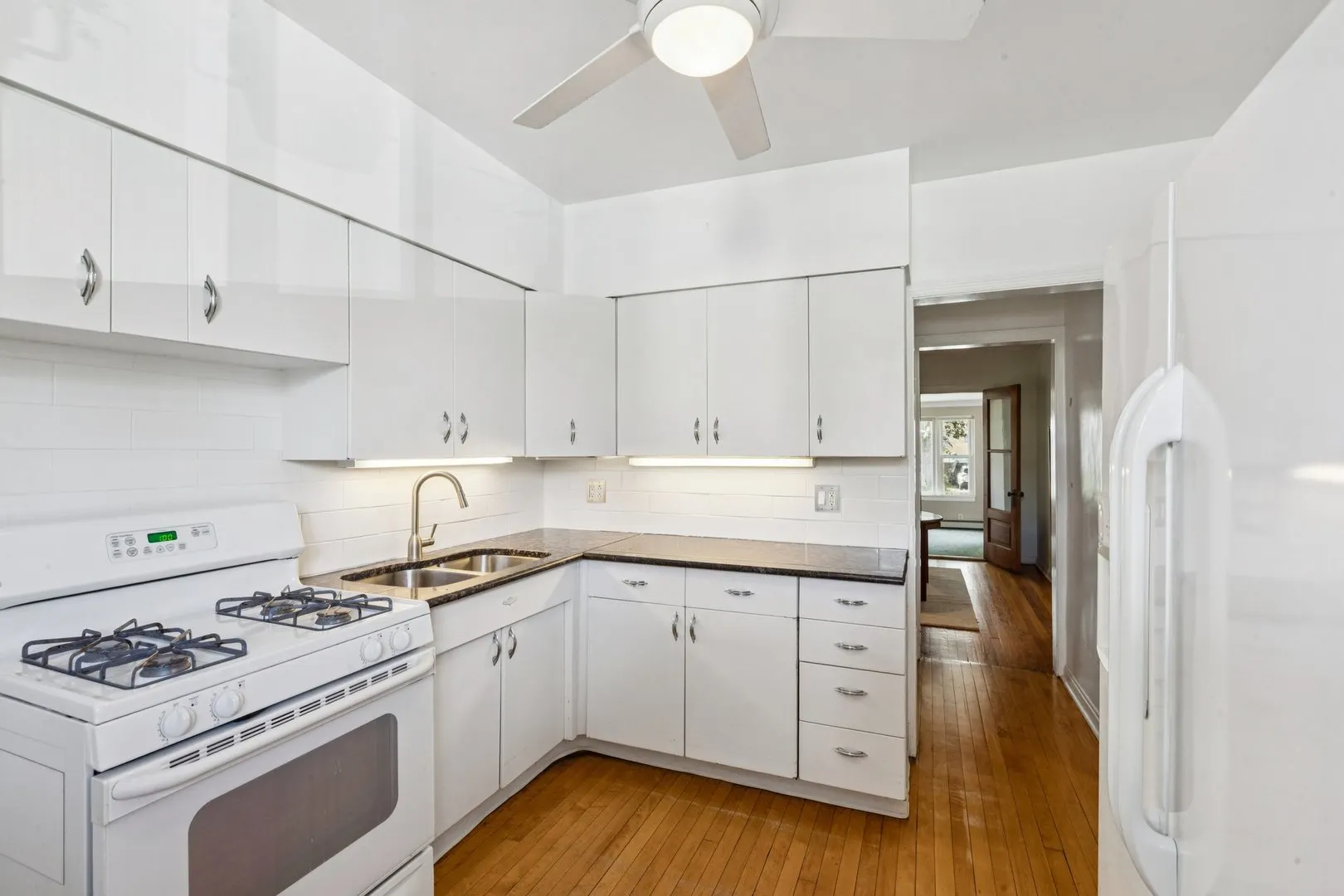 126 N Taylor Avenue 1S IL