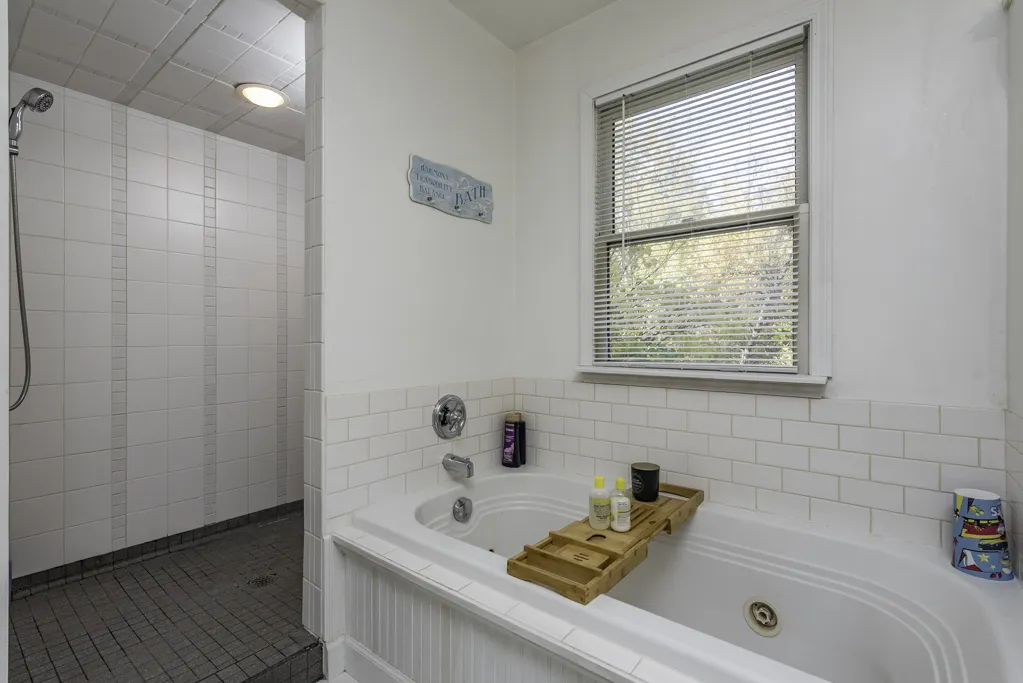 3482 Ellis Avenue IL