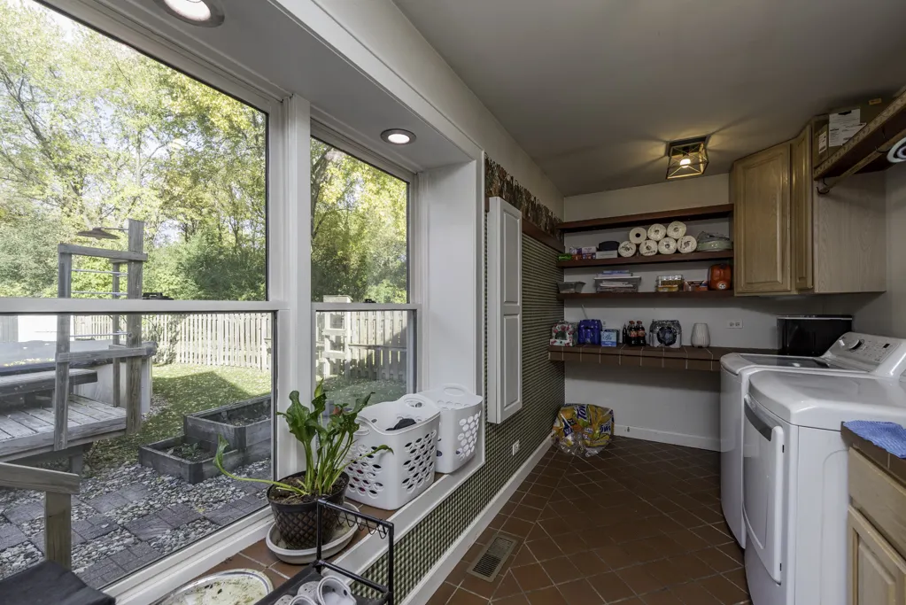 3482 Ellis Avenue IL