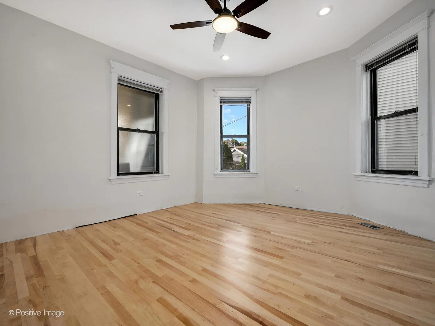 2415 W Warner Avenue 1 IL