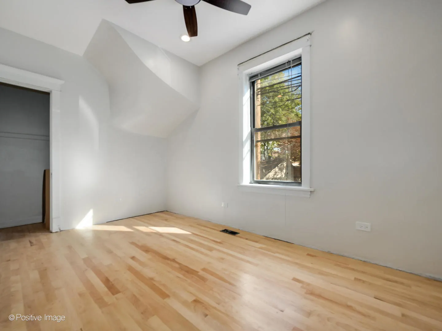 2415 W Warner Avenue 1 IL