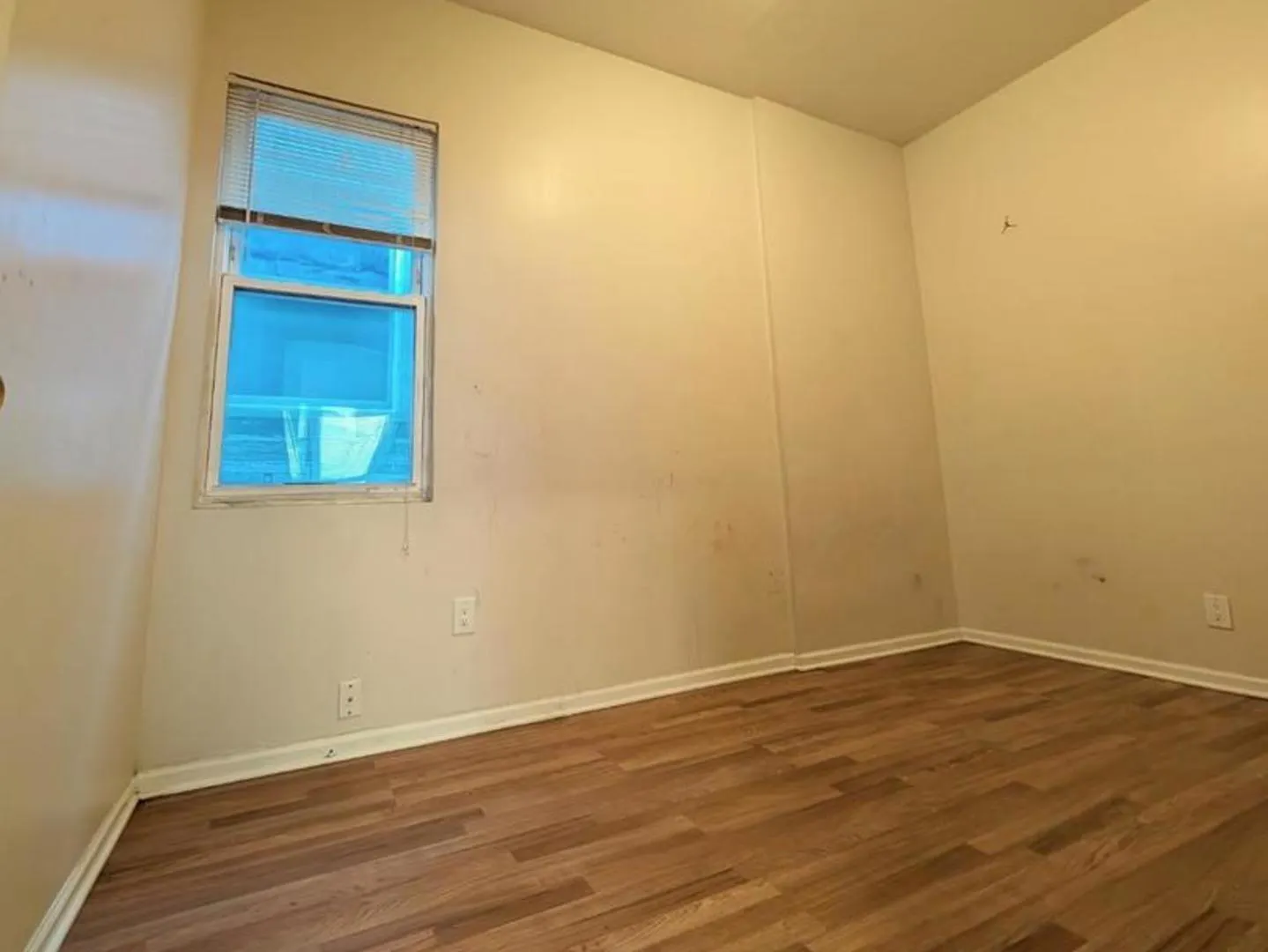 8125 S Escanaba Avenue 2 IL