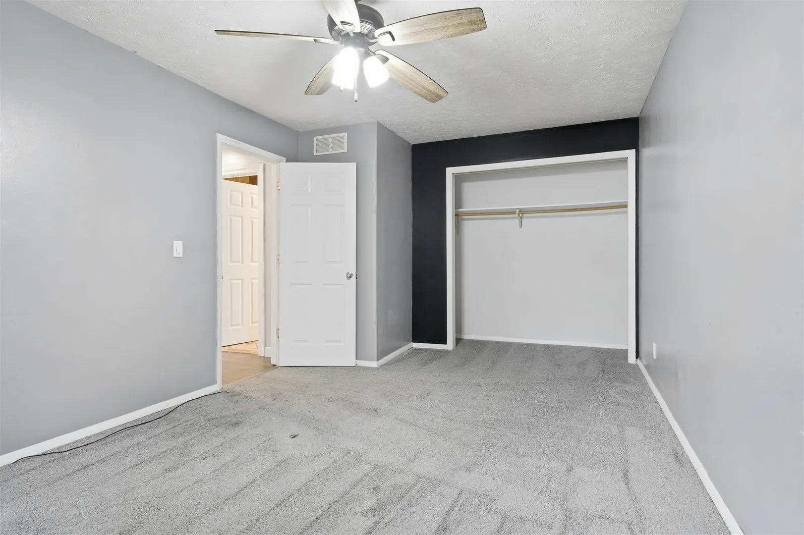 1516 N Hershey Road IL