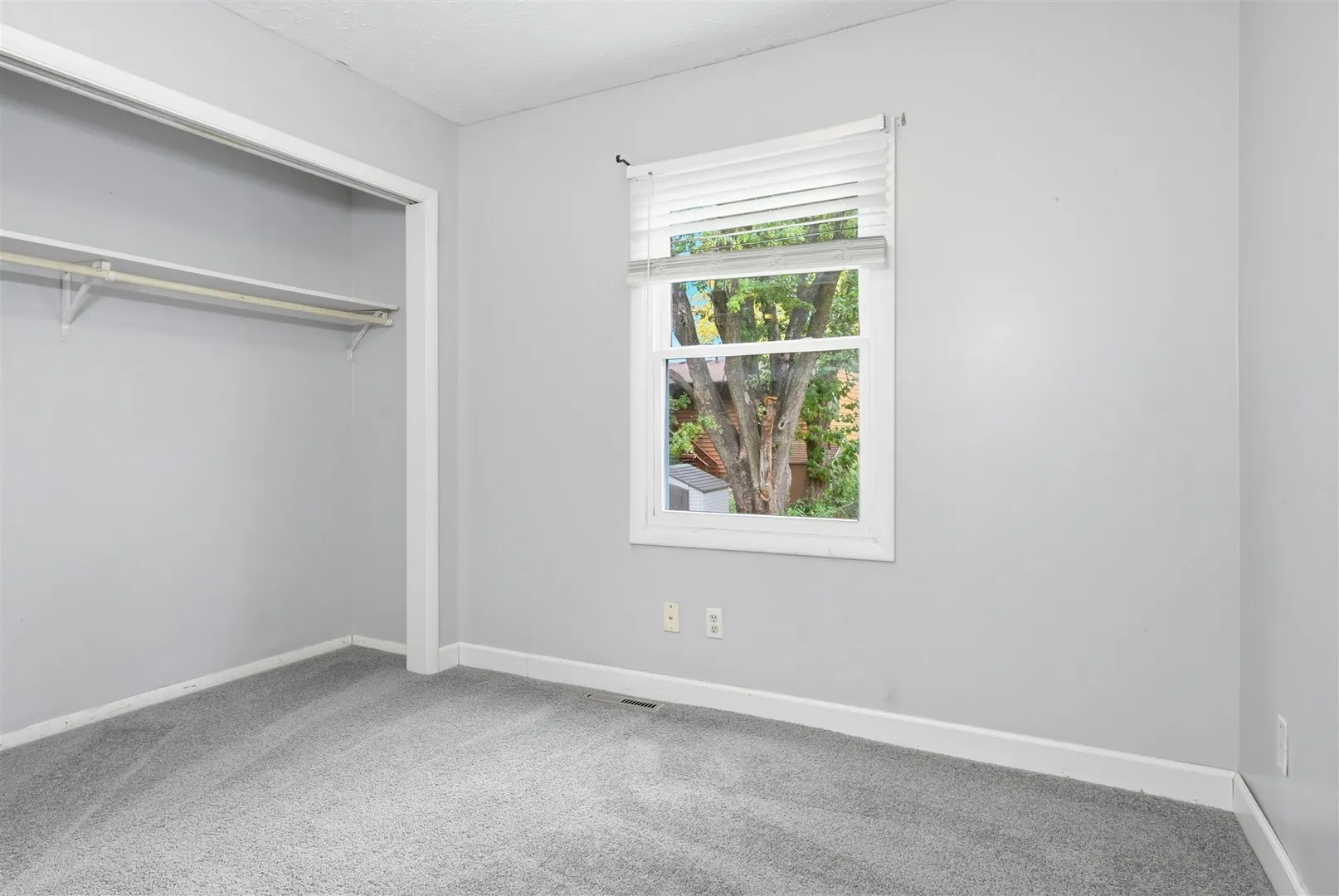 1516 N Hershey Road IL