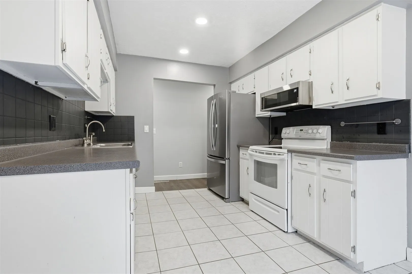 1516 N Hershey Road IL