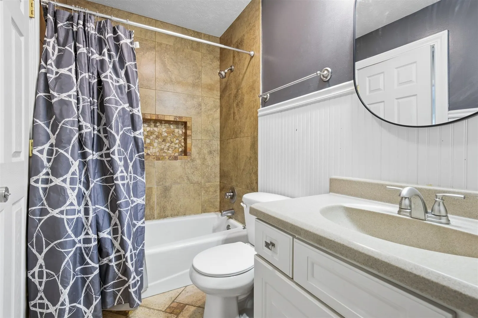 1516 N Hershey Road IL