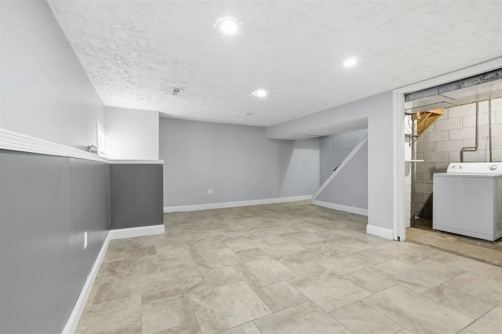 1516 N Hershey Road IL