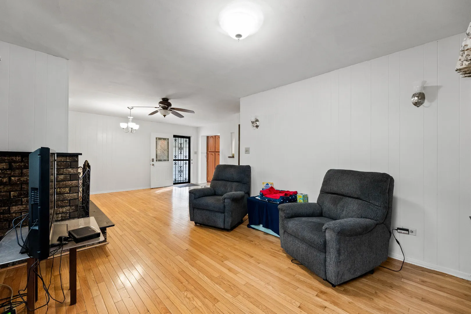 8245 S 83rd Avenue IL