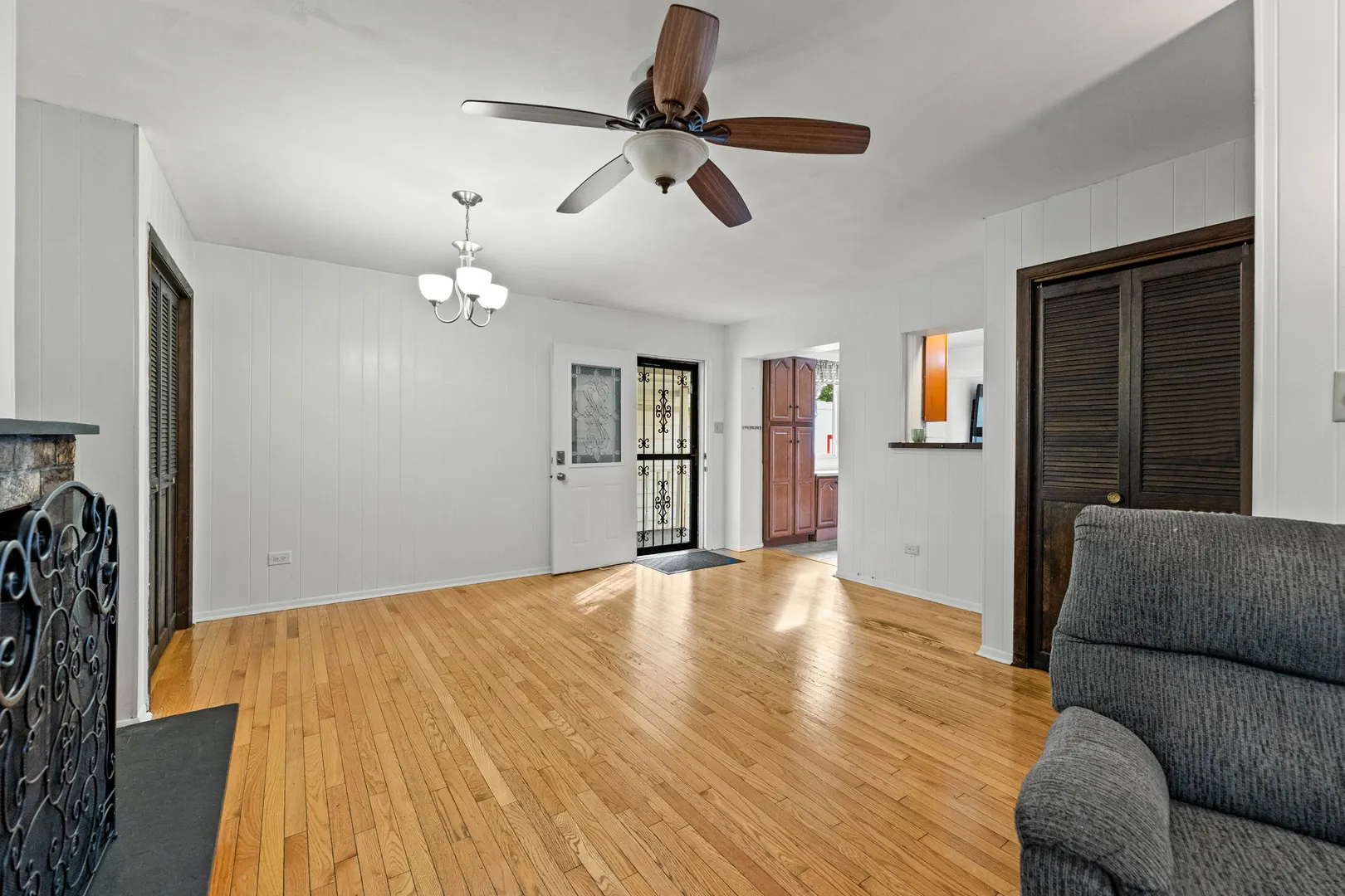 8245 S 83rd Avenue IL