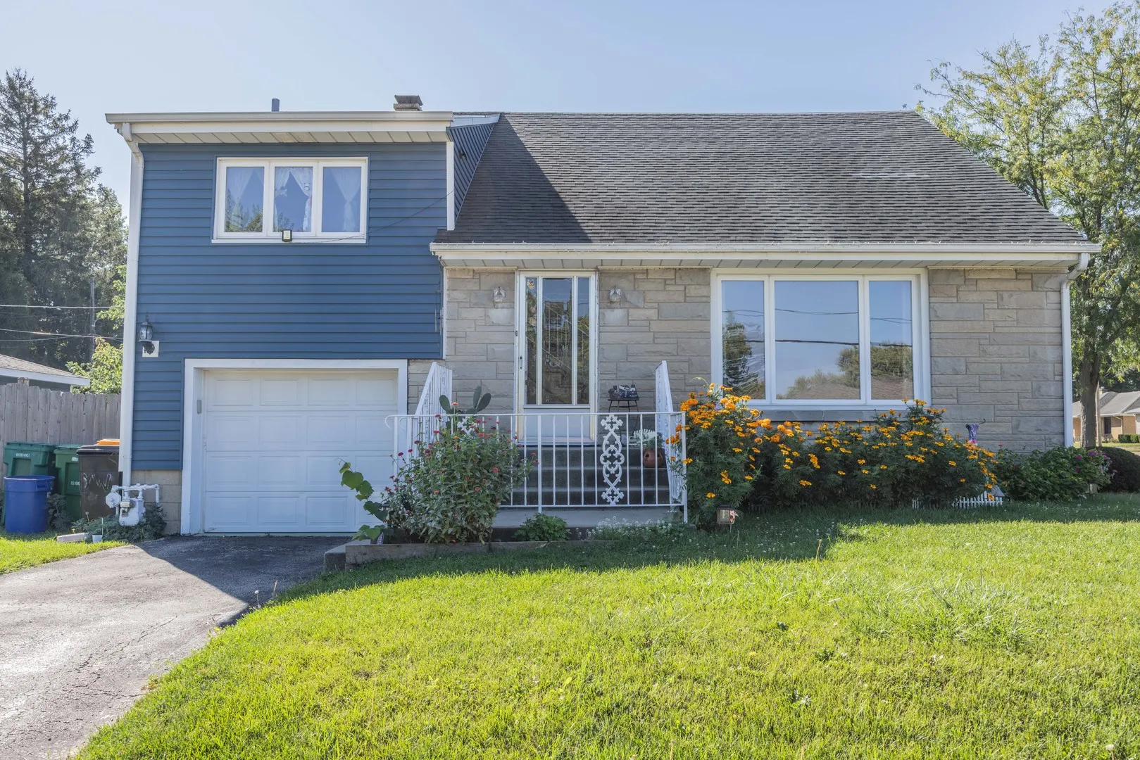 1126 N May Street IL