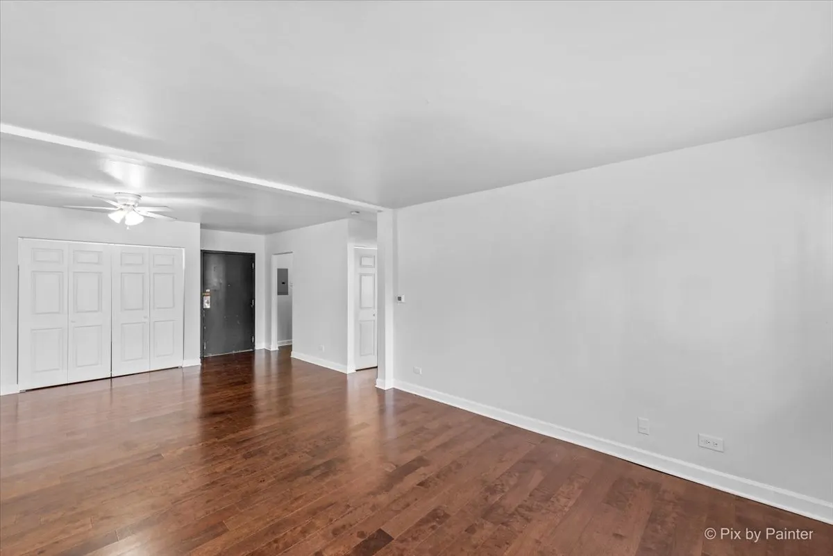 7319 N Rogers Avenue 104 IL