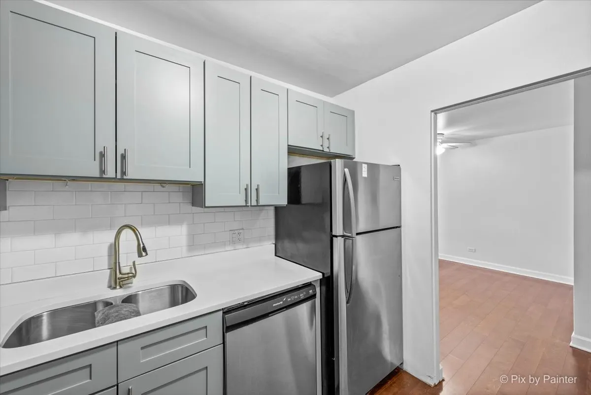 7319 N Rogers Avenue 104 IL