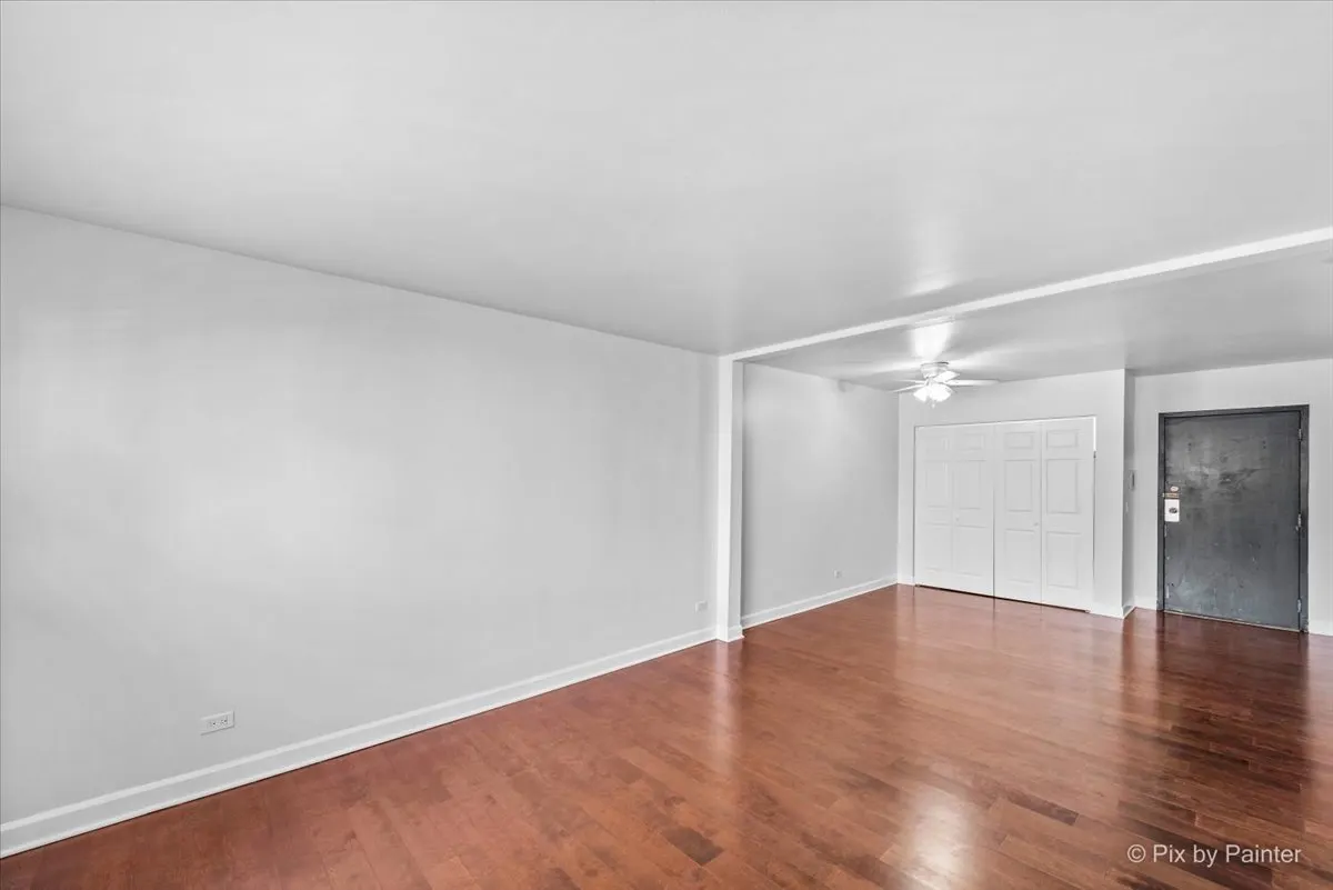 7319 N Rogers Avenue 104 IL