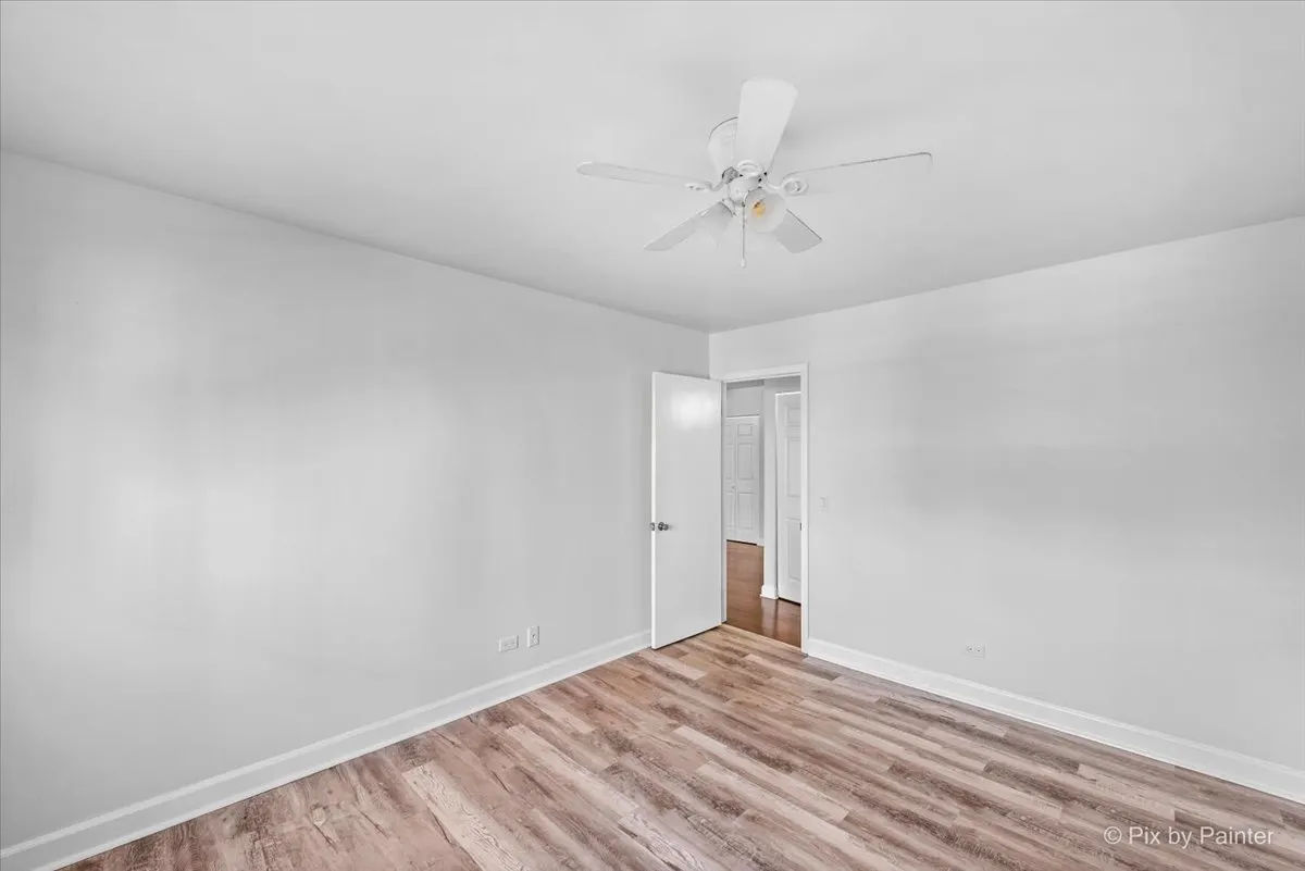 7319 N Rogers Avenue 104 IL