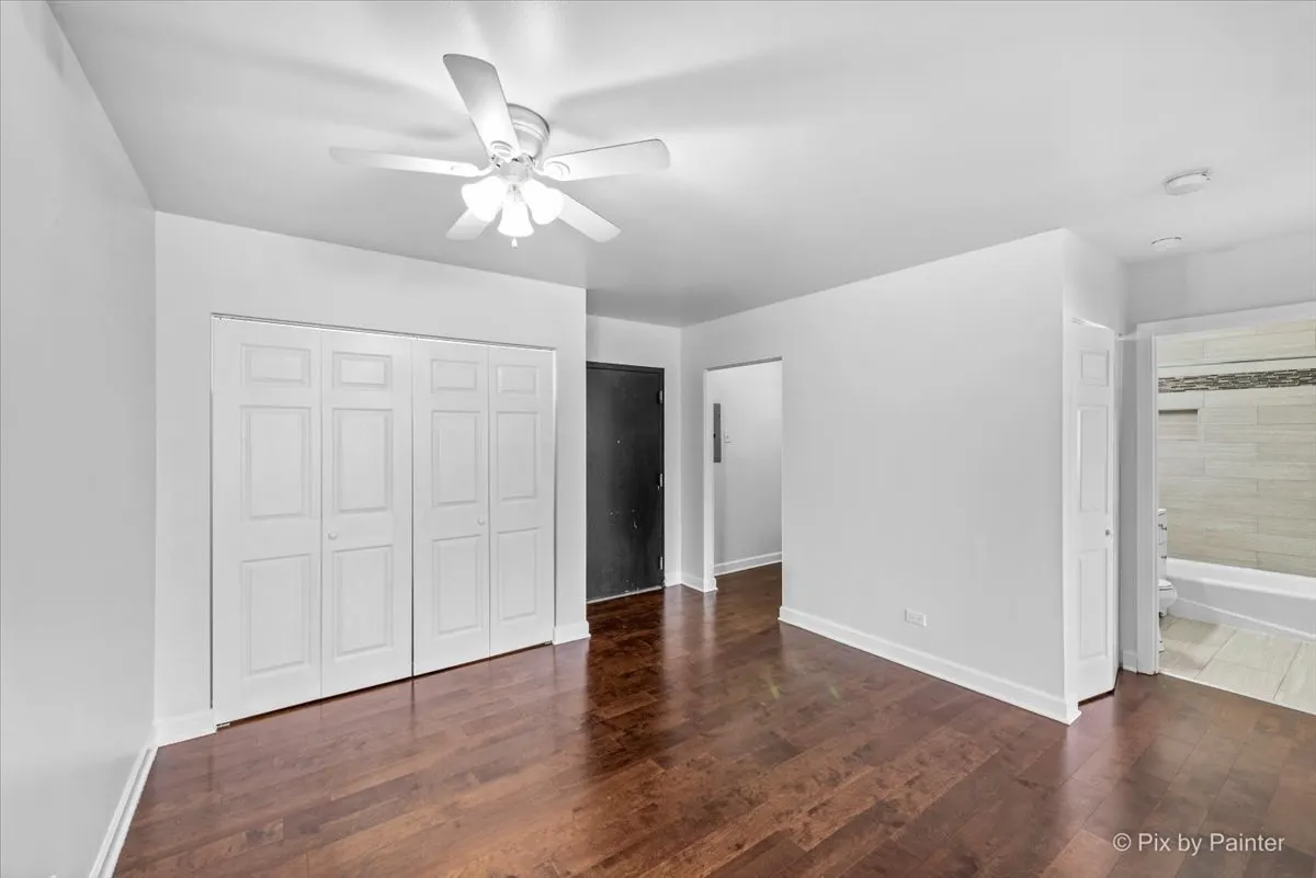 7319 N Rogers Avenue 104 IL