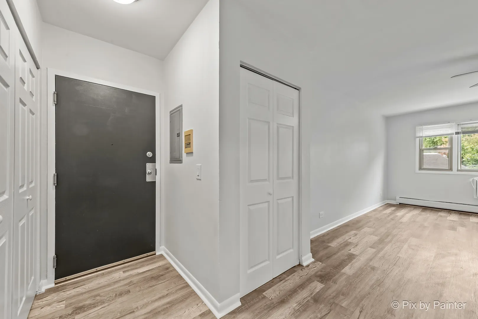 7319 N Rogers Avenue 201 IL