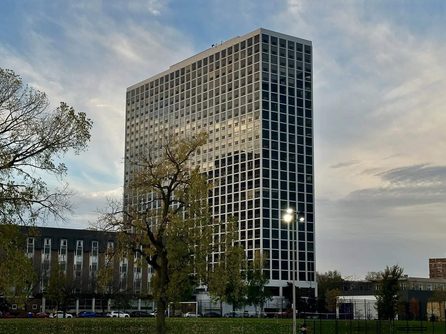 4343 N Clarendon Avenue 2613 IL