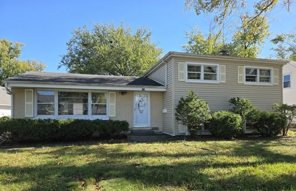 528 W Winchester Road IL