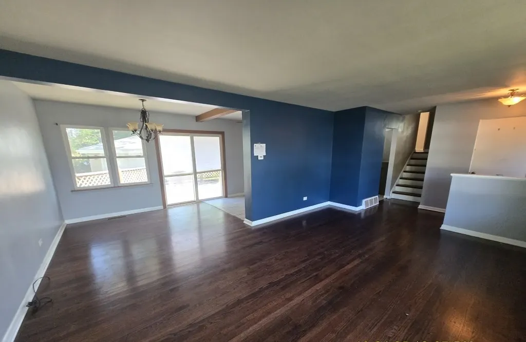 528 W Winchester Road IL