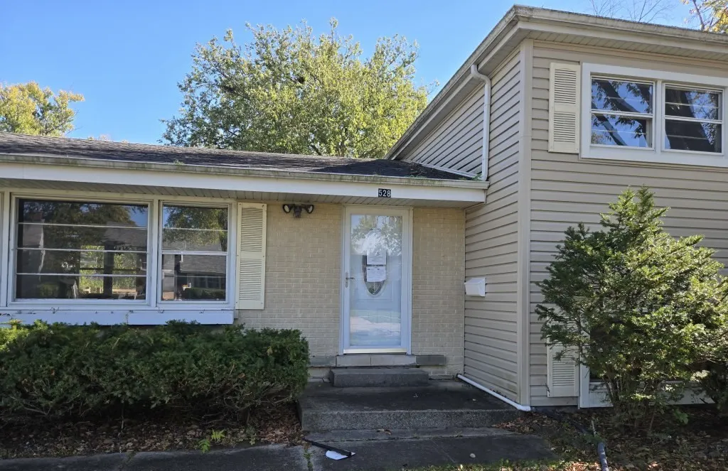 528 W Winchester Road IL