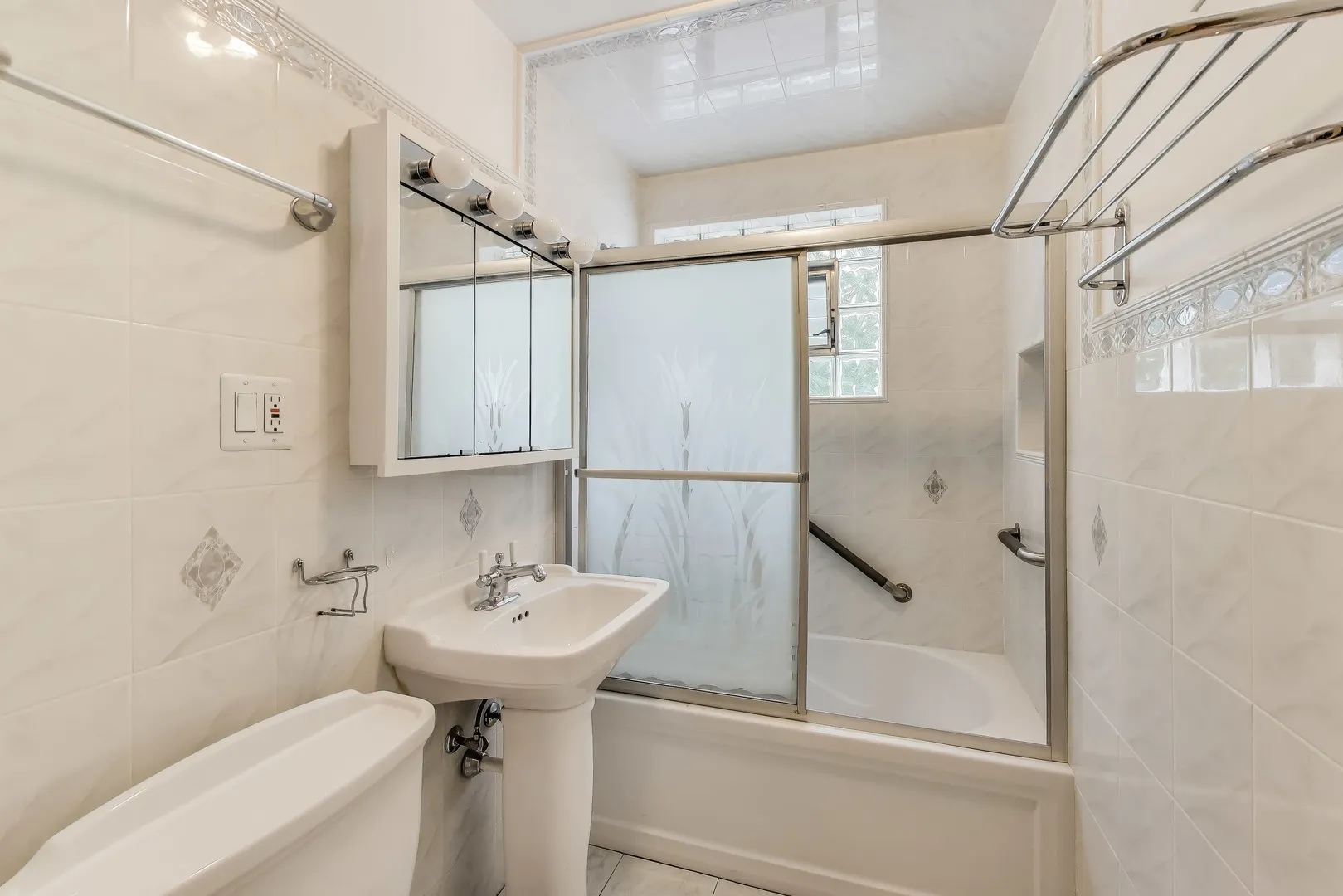 1021 South Boulevard IL