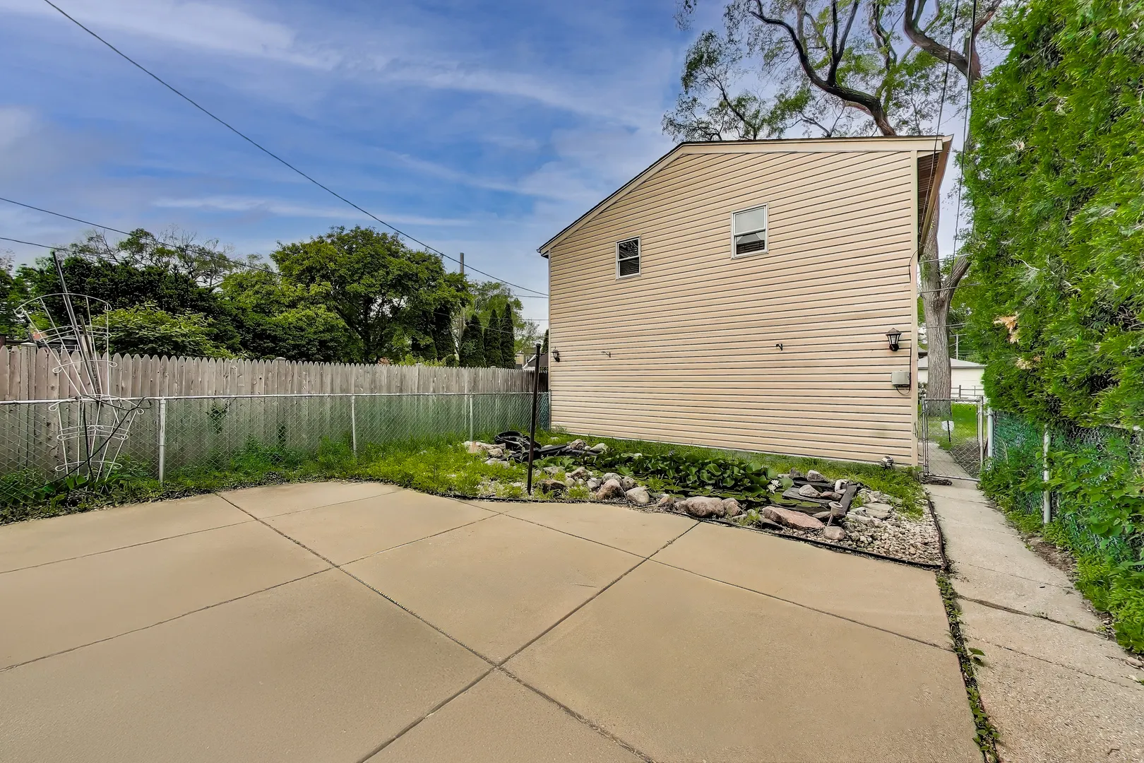 1021 South Boulevard IL