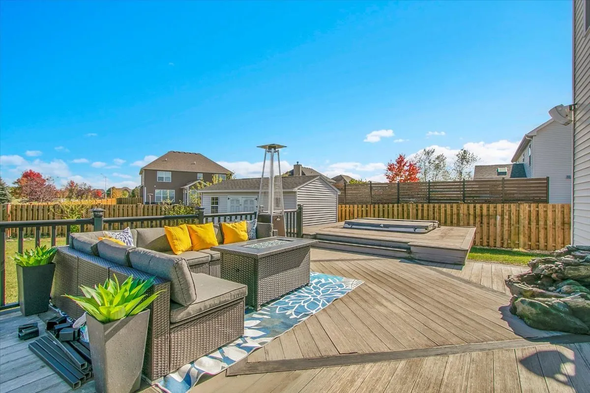 1416 S Saddlebrook Lane IL