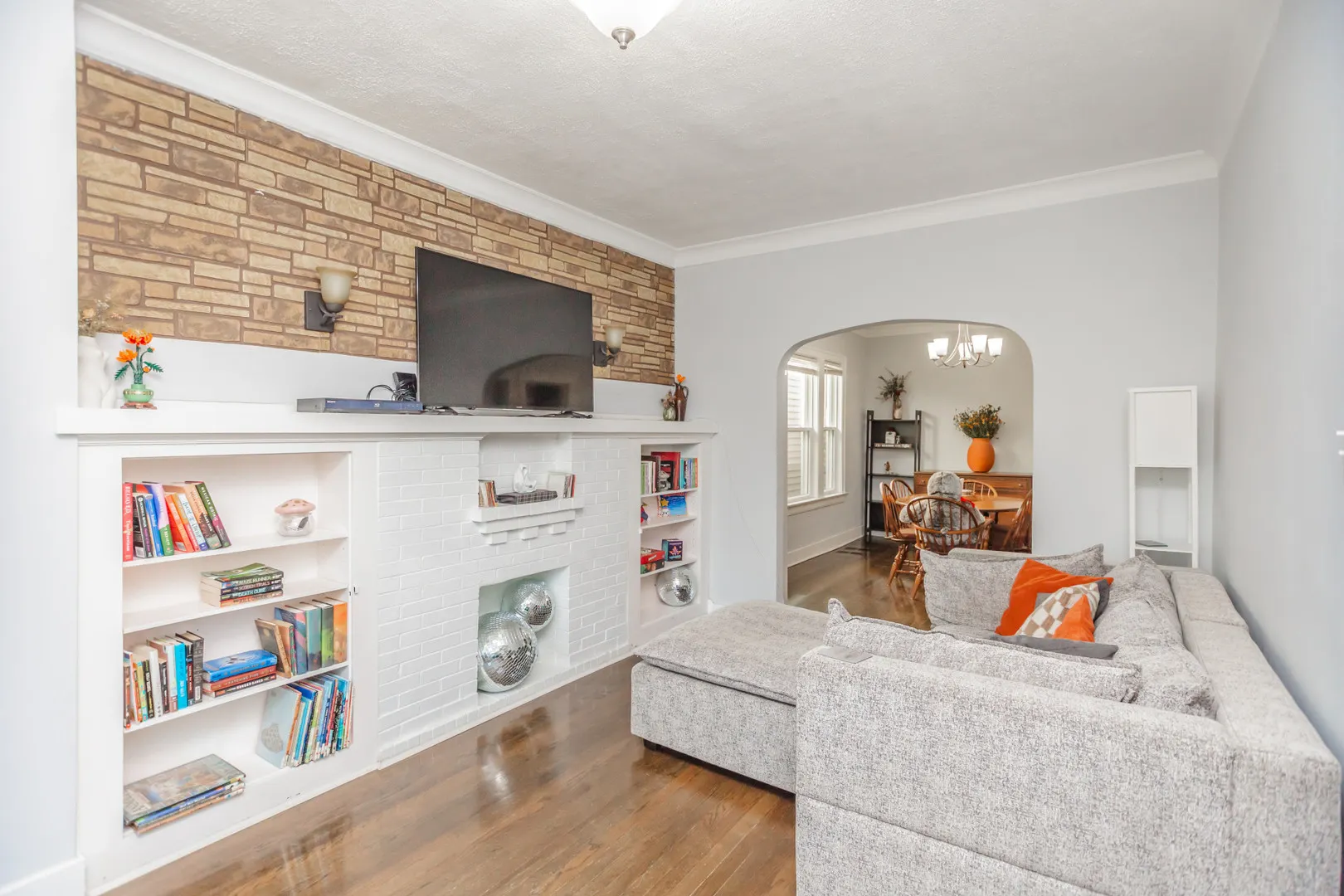 6339 S Troy Street IL