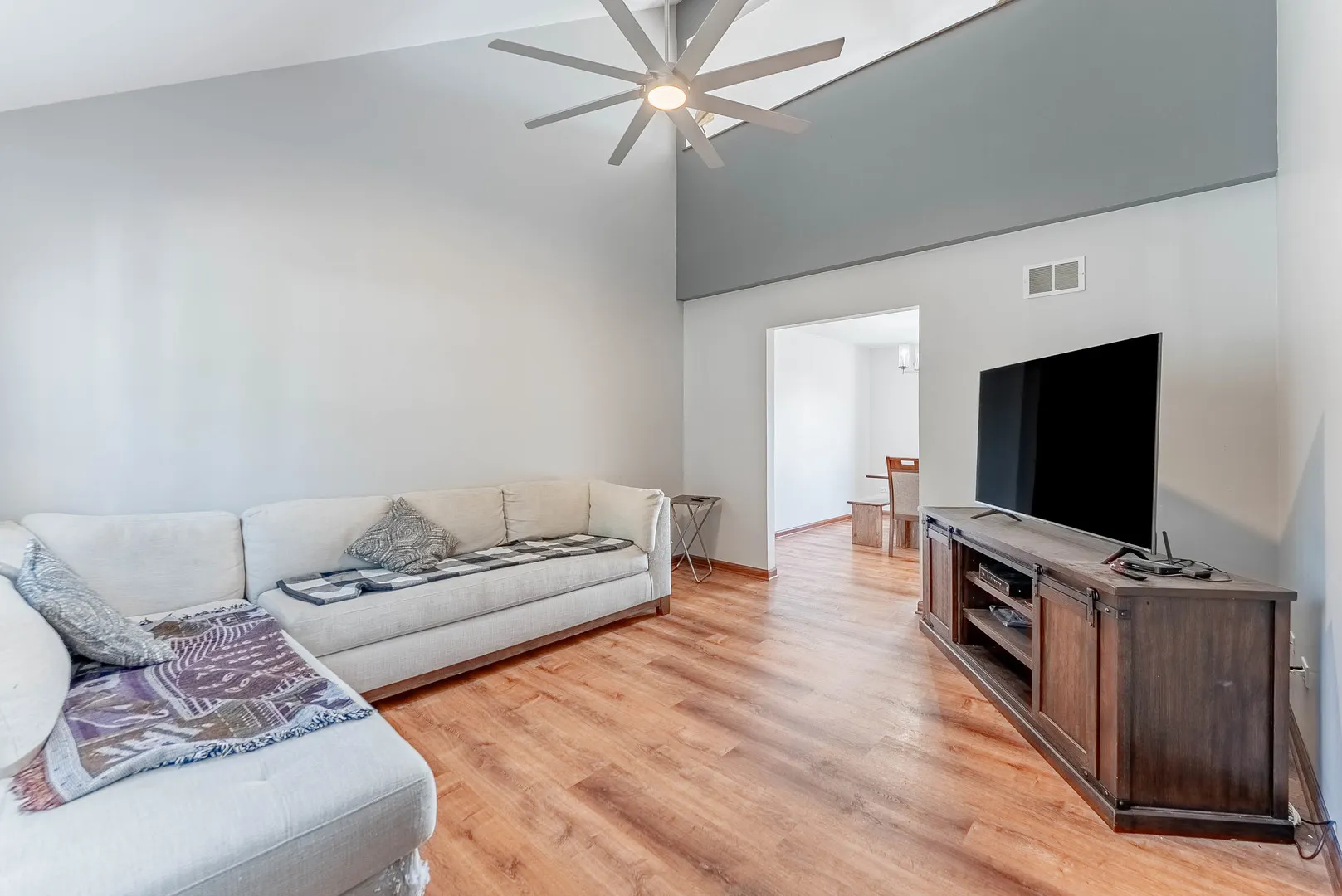 5302 Meadowbrook Street IL