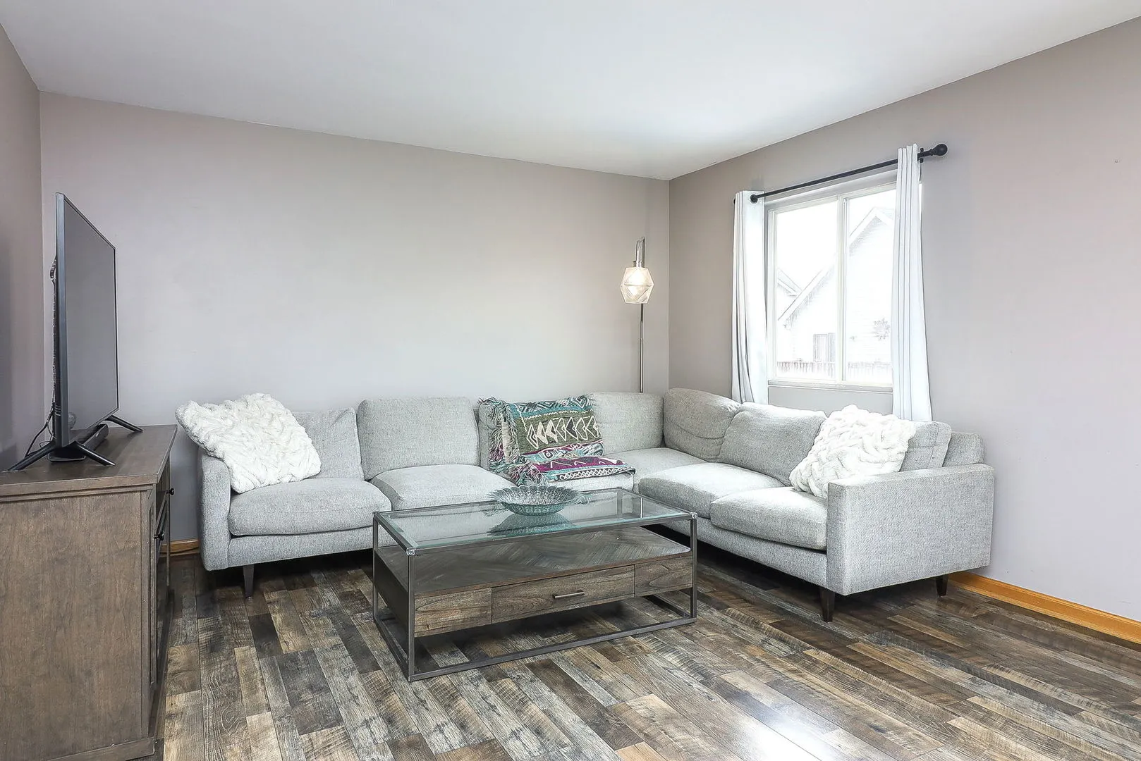 1914 S Austrian Pine Street IL