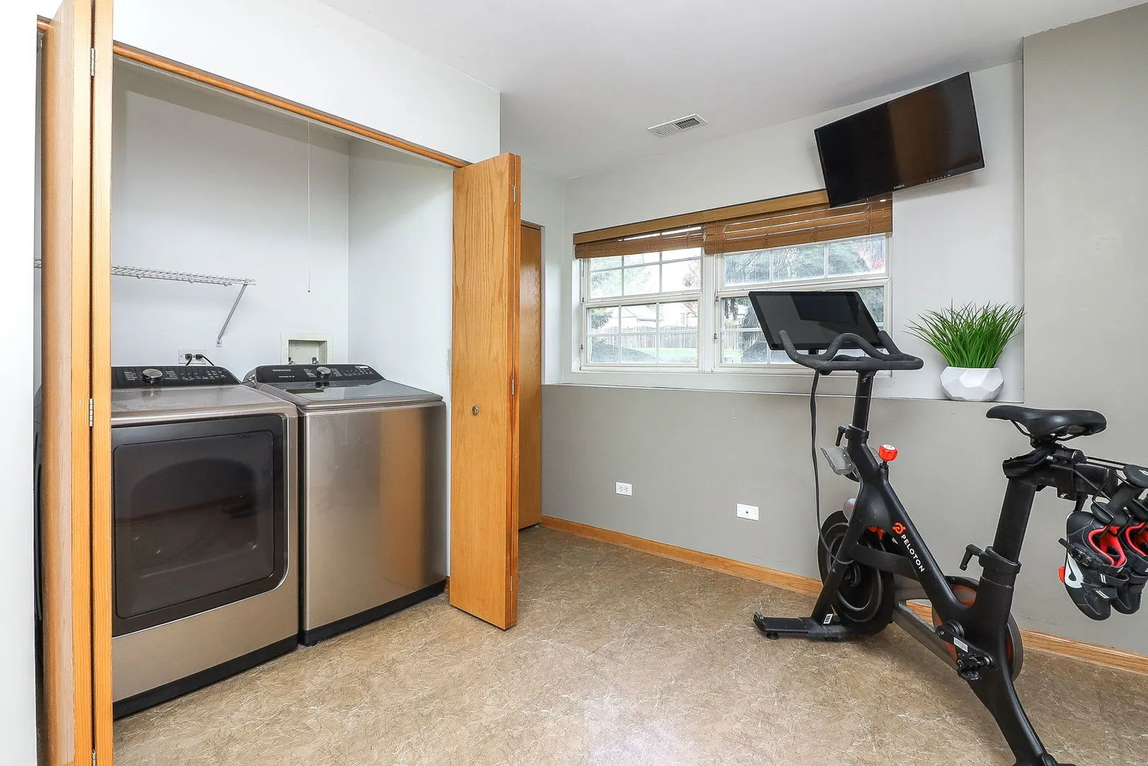 1914 S Austrian Pine Street IL