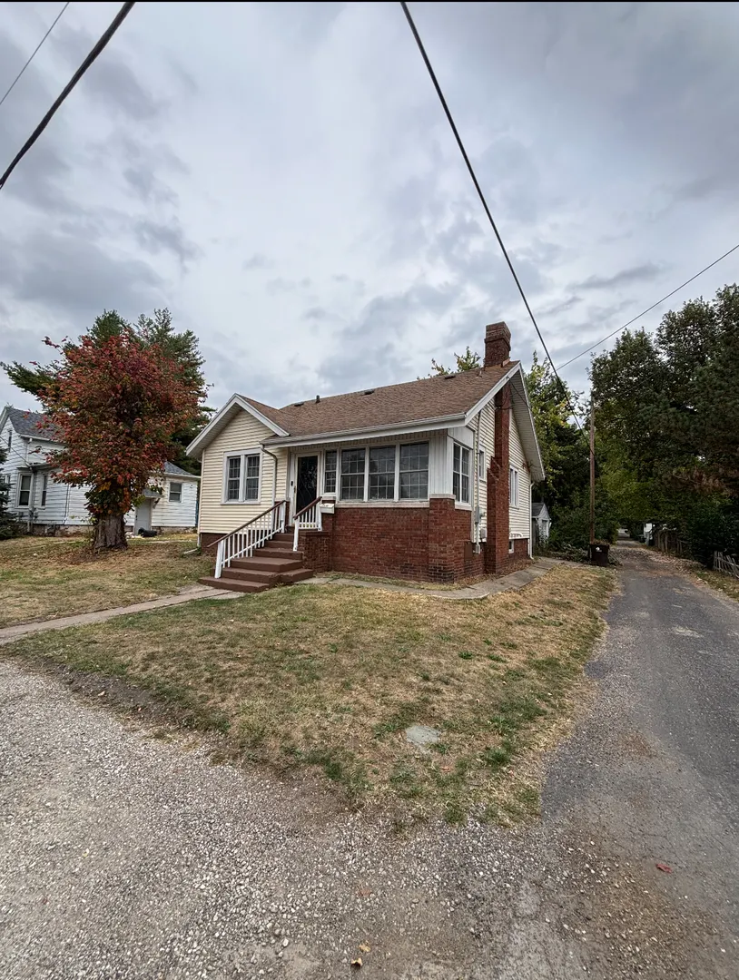 2512 N Maryland Street IL