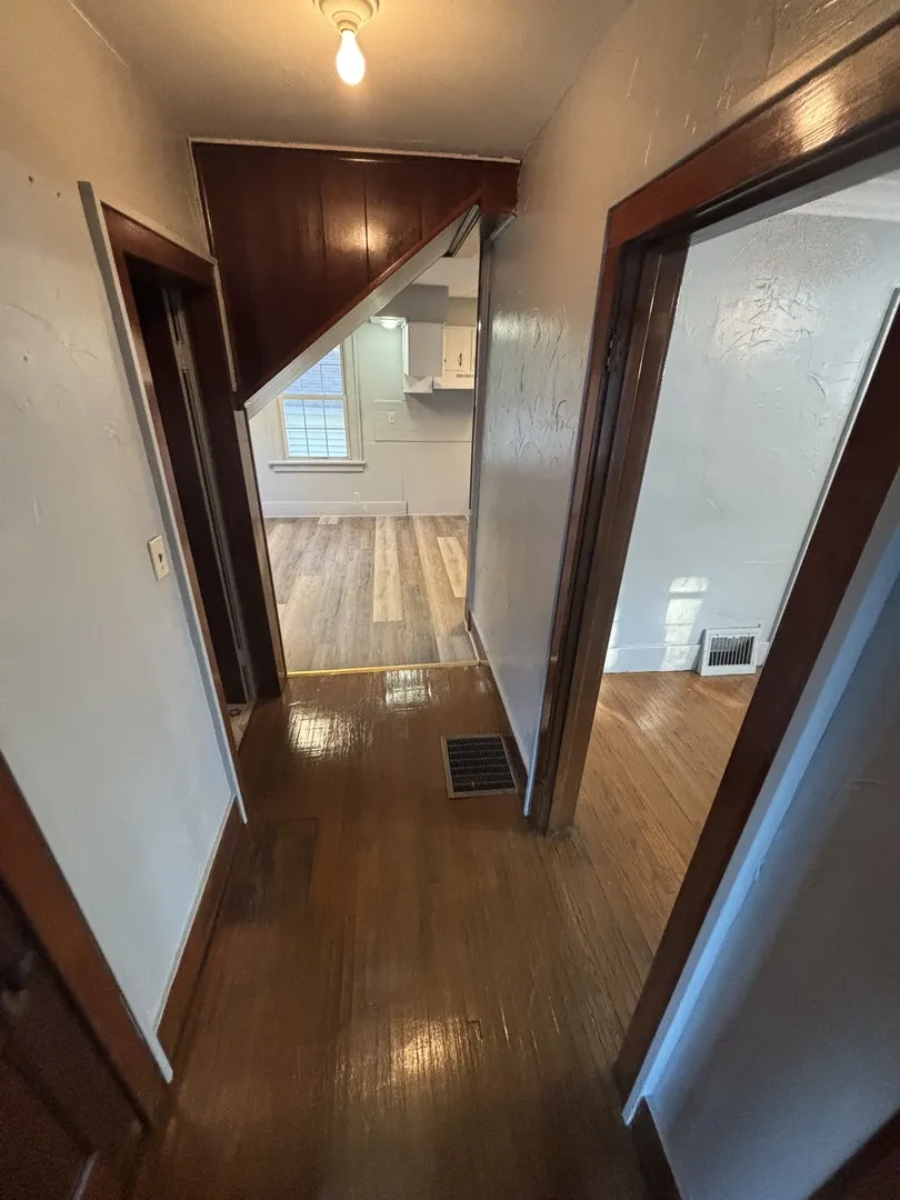 2512 N Maryland Street IL