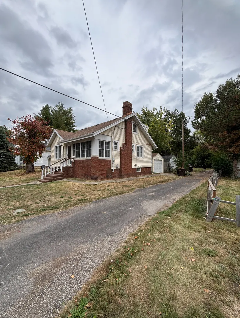 2512 N Maryland Street IL