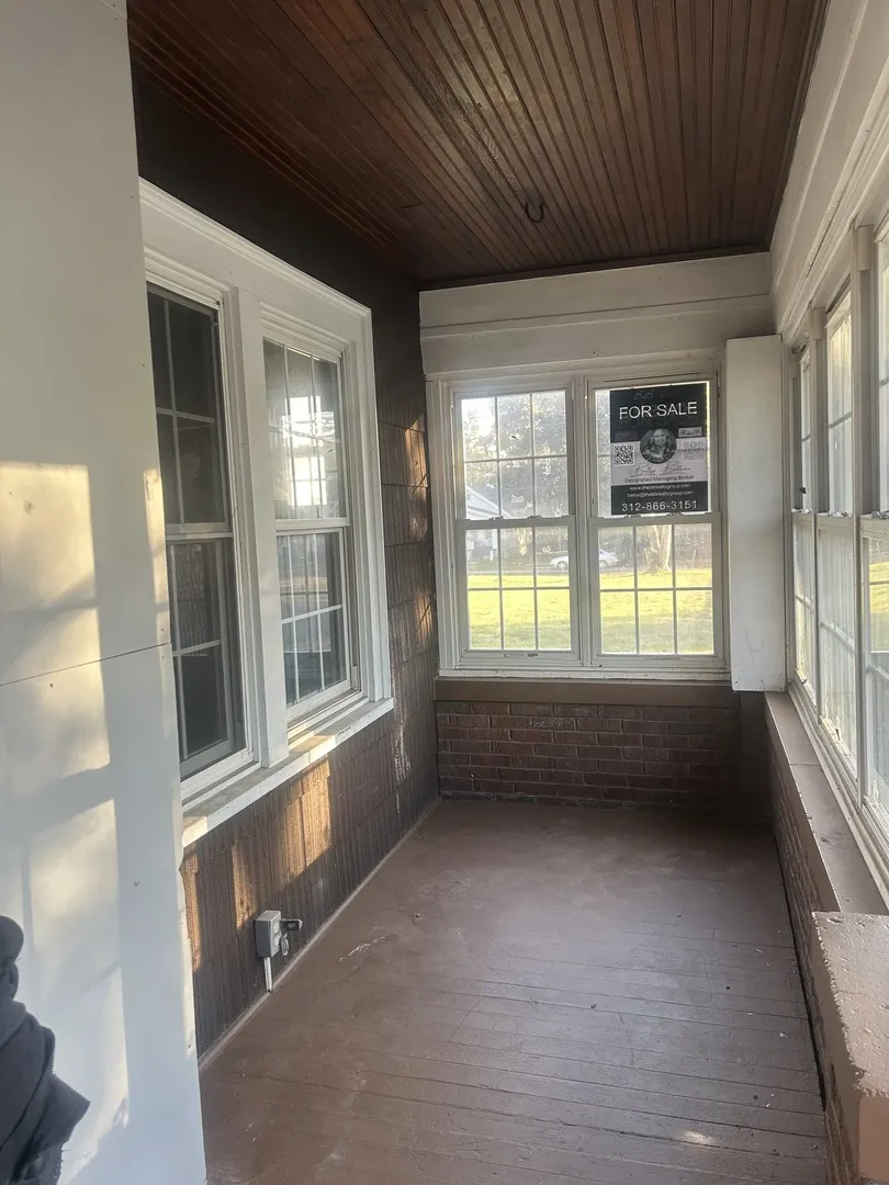 2512 N Maryland Street IL