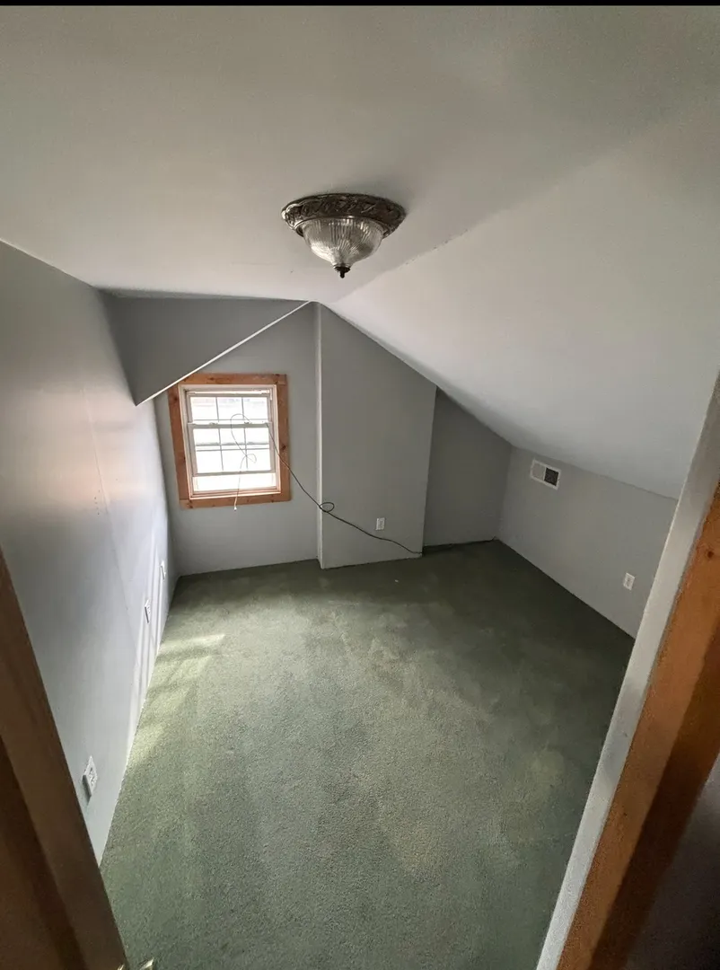 2512 N Maryland Street IL