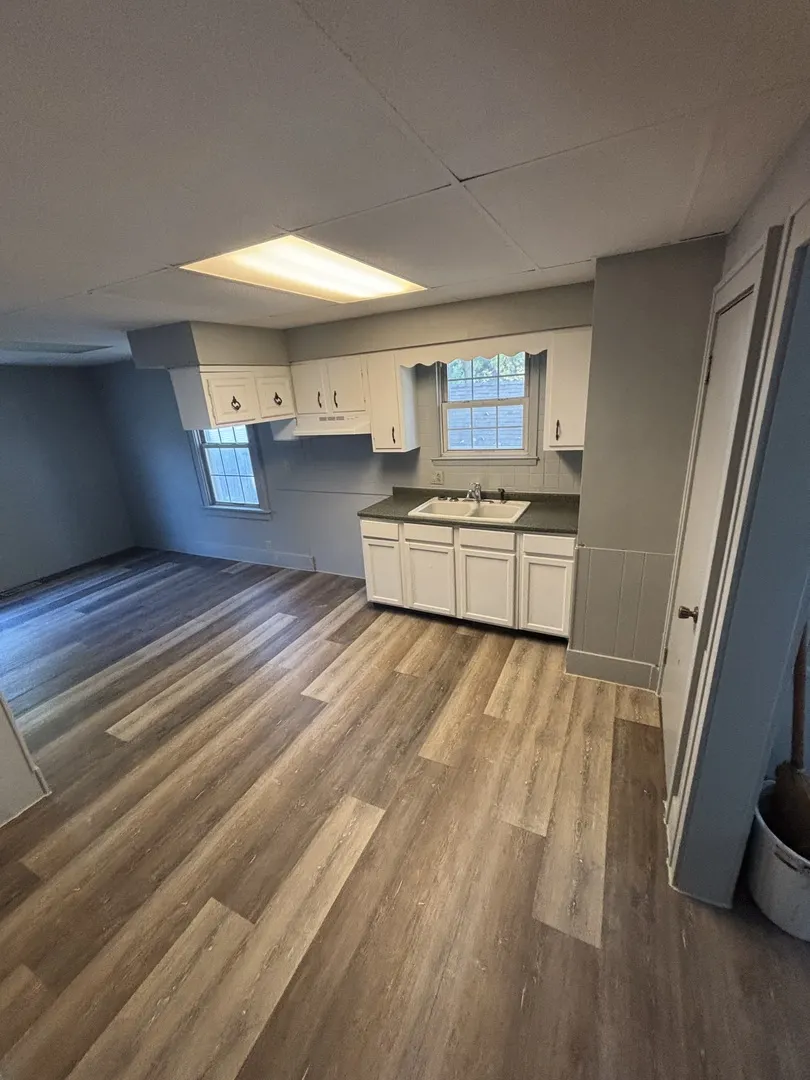 2512 N Maryland Street IL