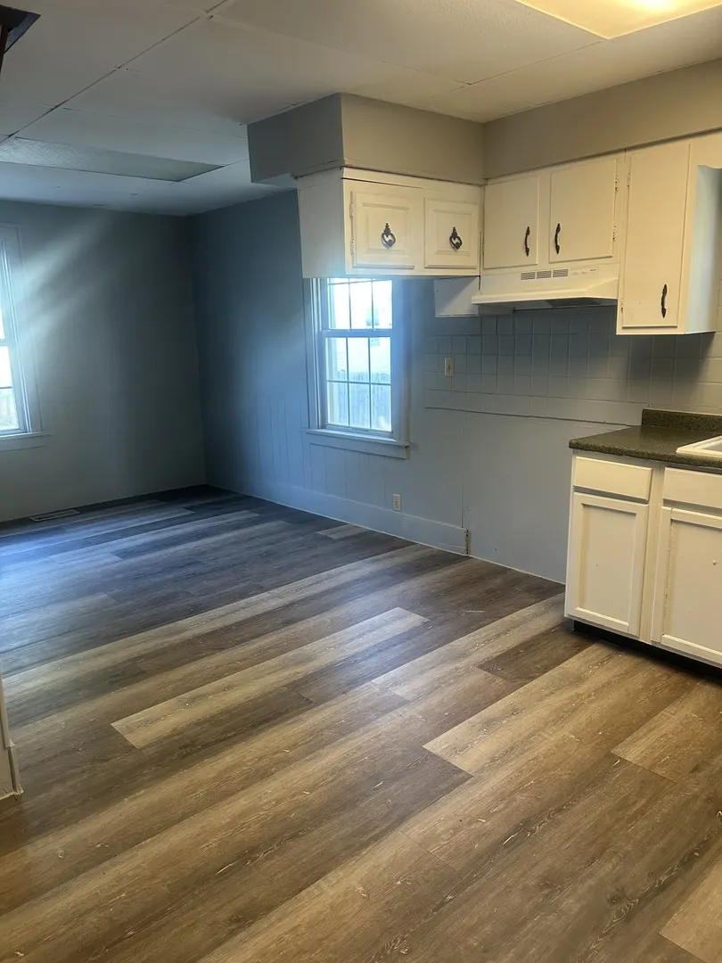 2512 N Maryland Street IL