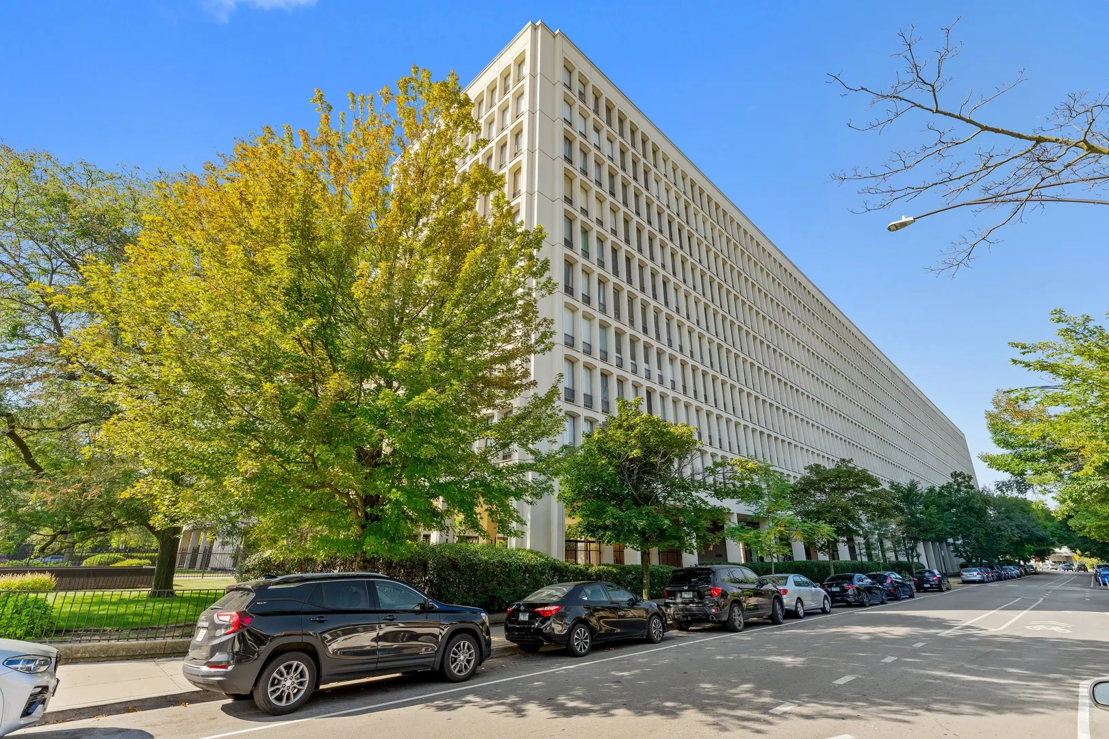 1450 E 55th Place 530S IL