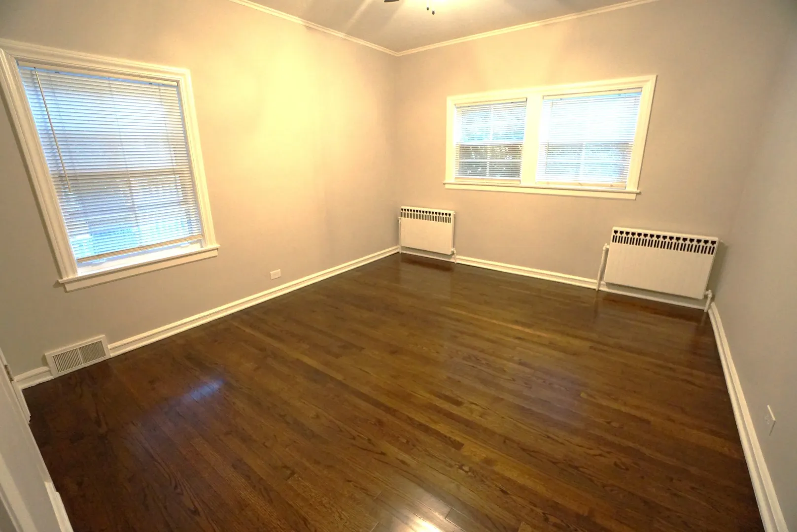 6826 N Knox Avenue IL