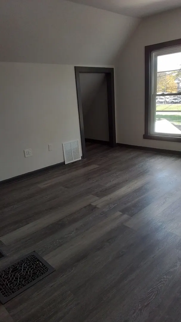 6827 S Green Street IL