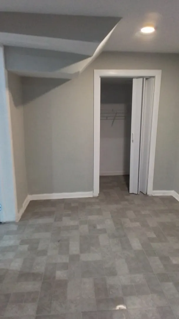 6827 S Green Street IL