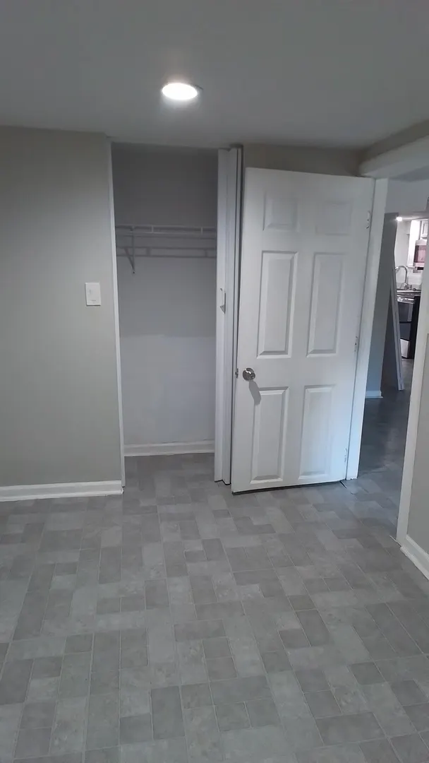 6827 S Green Street IL