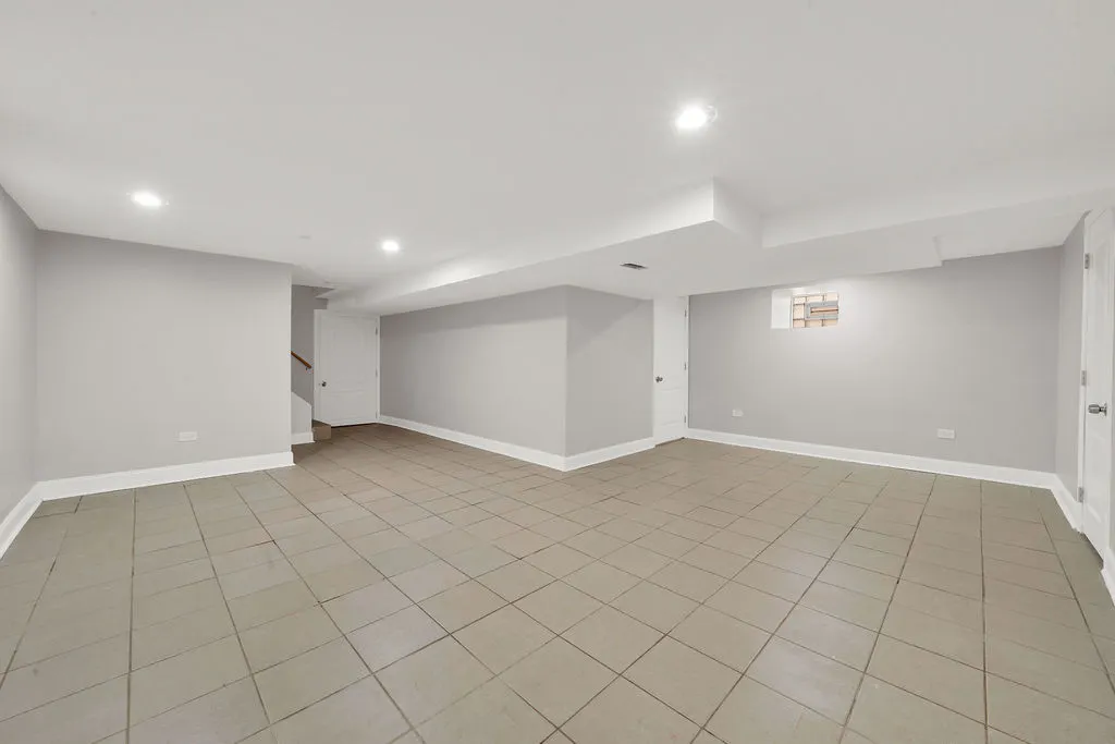 8033 S Campbell Avenue IL