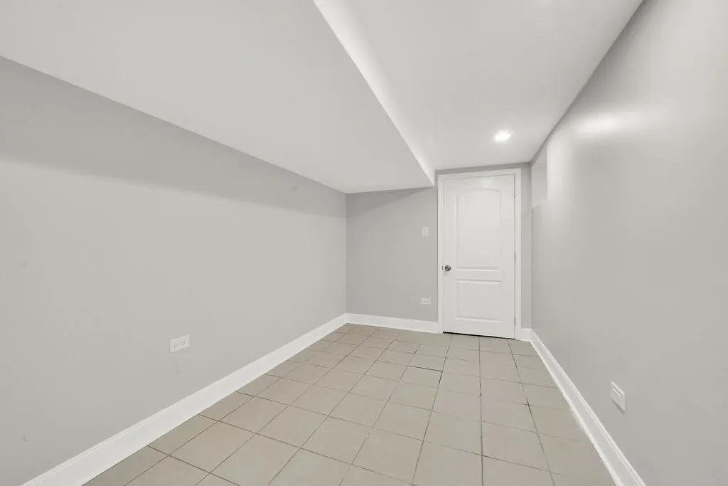 8033 S Campbell Avenue IL