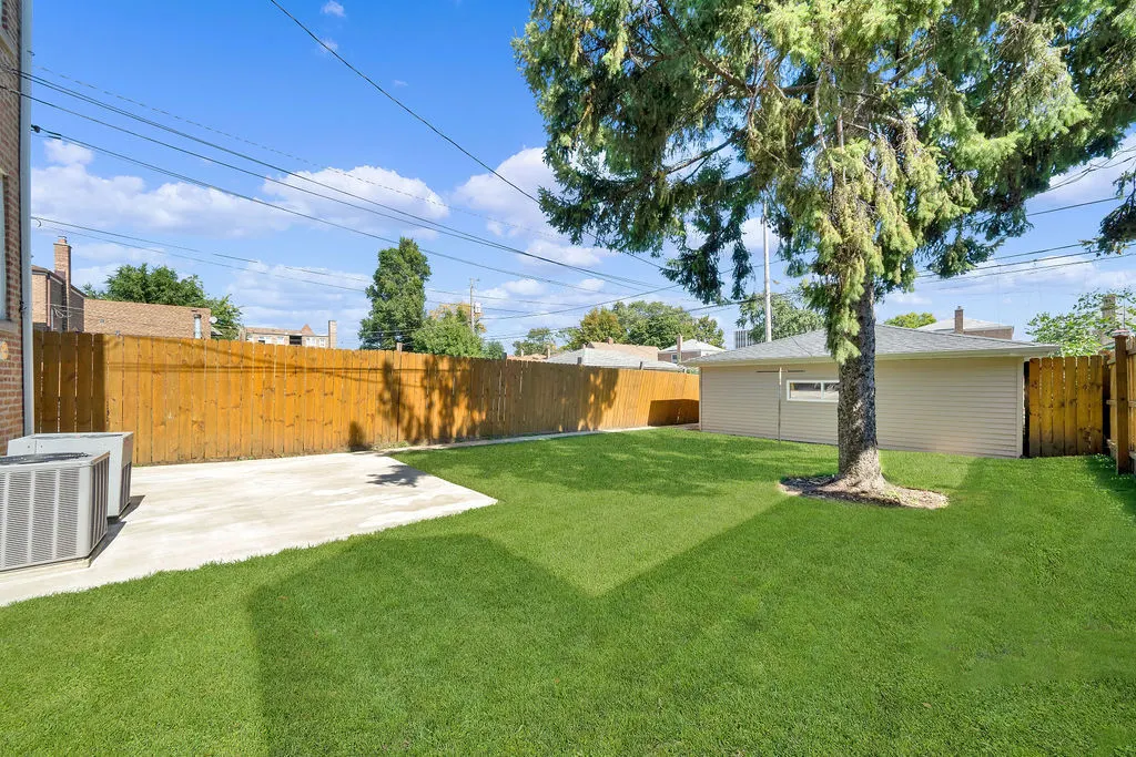 8033 S Campbell Avenue IL