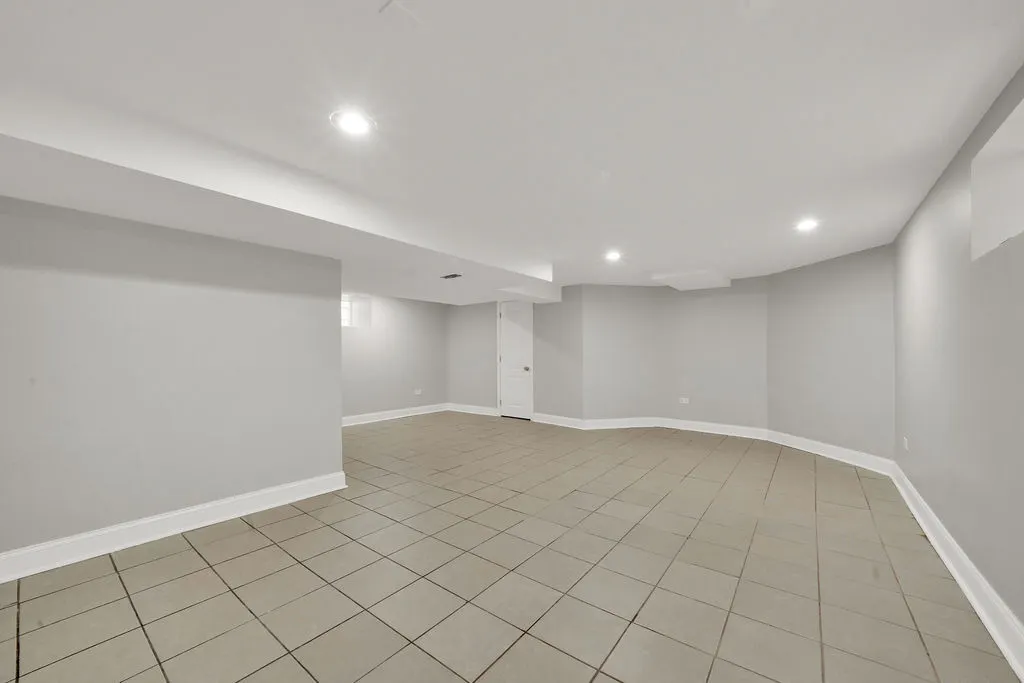 8033 S Campbell Avenue IL