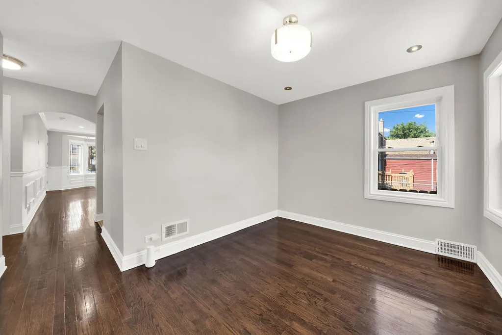 8033 S Campbell Avenue IL