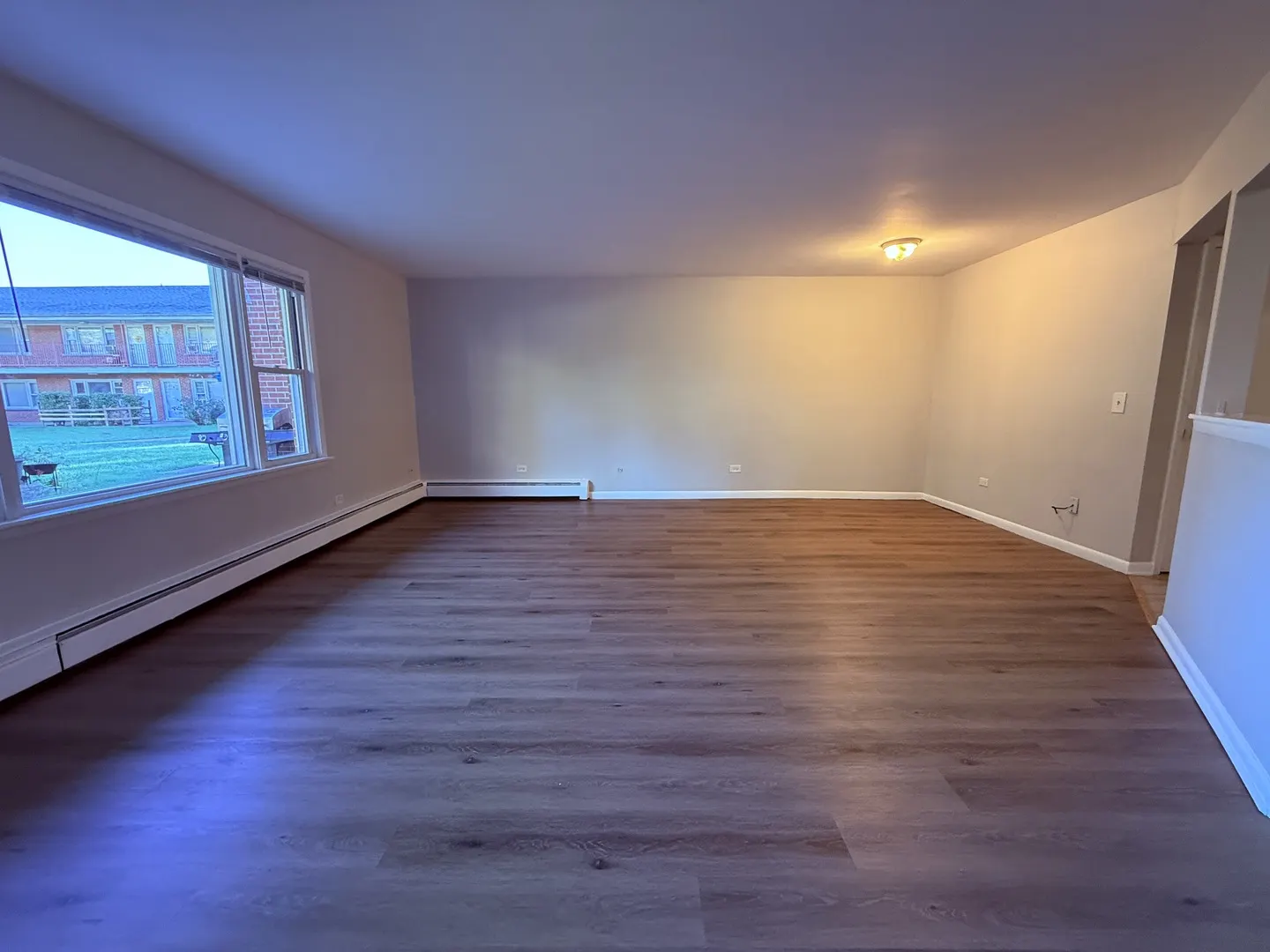 1119 E ALGONQUIN Road 2 IL